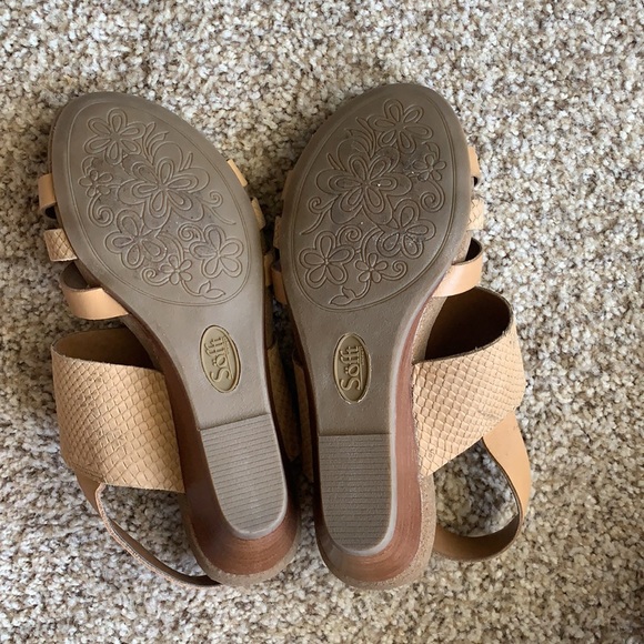 Sofft Velora Snakeskin Embossed Wedge Sandal Tan - Picture 7 of 8